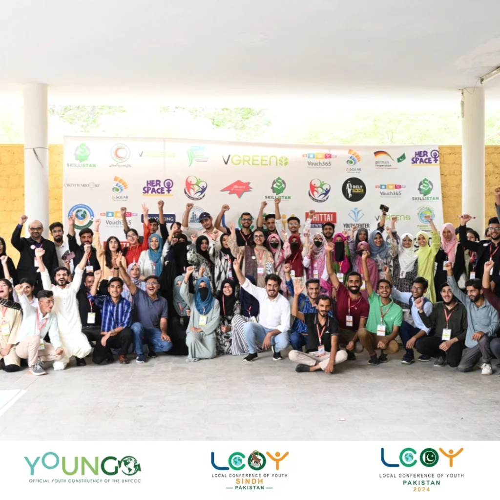 Students in a group pose for LCOY SIndh VGreenO Pakistan